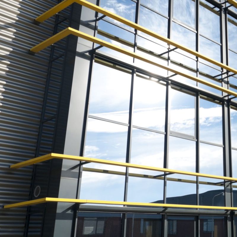 Fensterfront mit Spiegelfolie